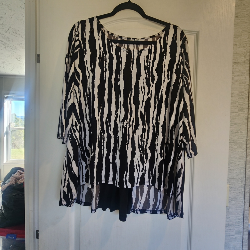 Cato Black and White Striped Women's Blouse Size 18/20W Euc